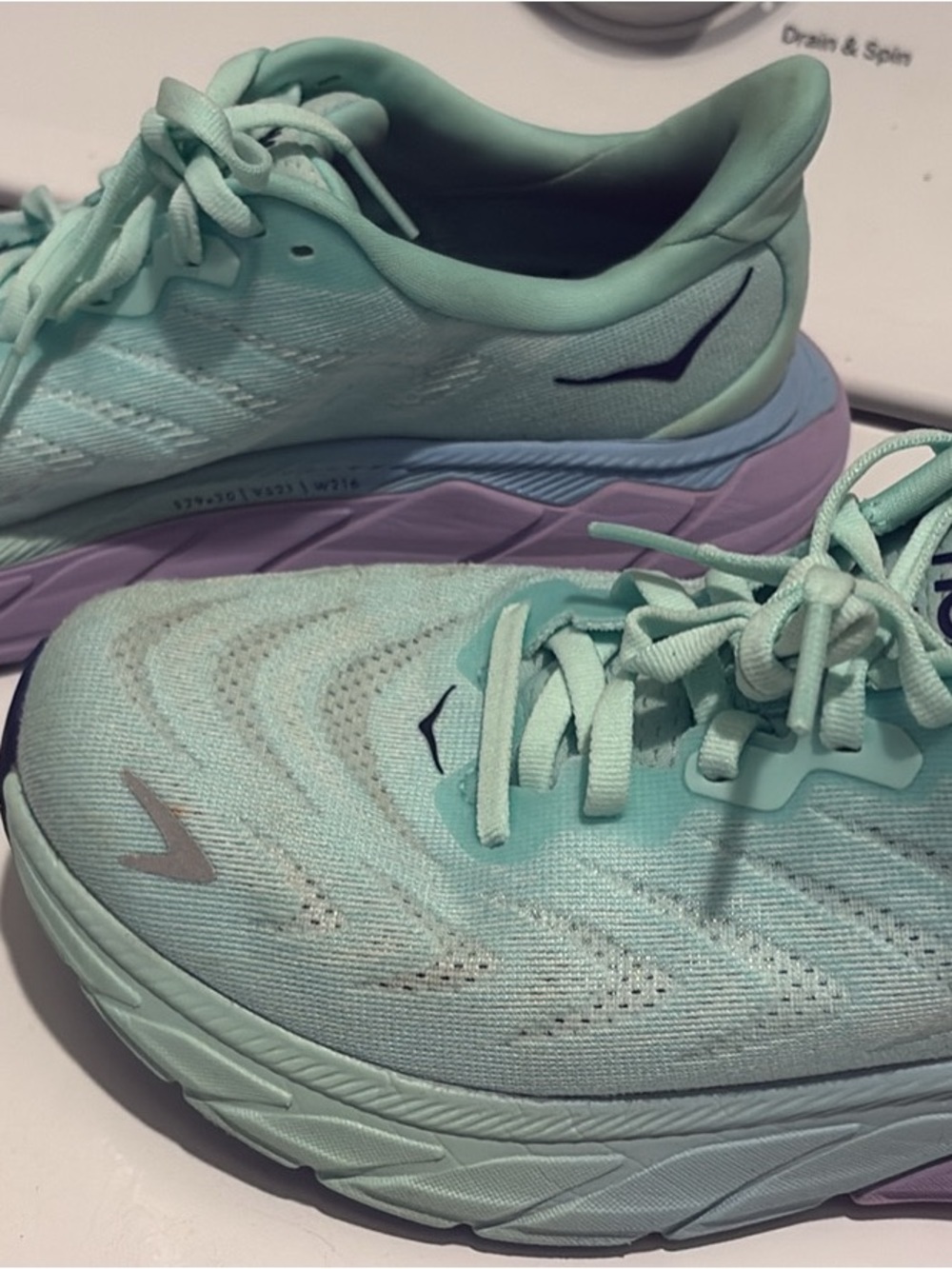 Hoka Arahi 6